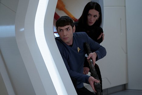 Ethan Peck, Jesse James Keitel - Star Trek: Podivné nové světy - Zpěv Sirén - Z filmu
