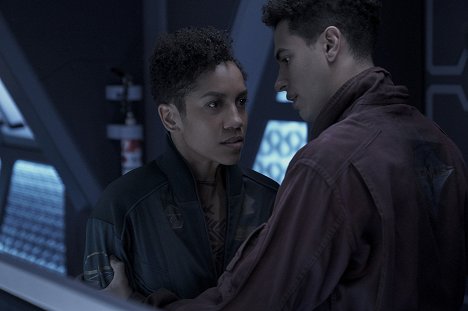 Dominique Tipper, Jasai Chase-Owens - The Expanse - Down and Out - Kuvat elokuvasta