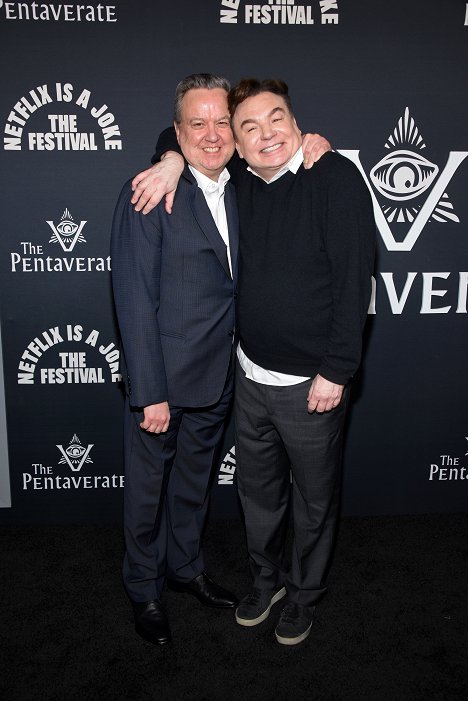 Pentaverate Premiere + After Party at The Hollywood Roosevelt on May 04, 2022 in Los Angeles, California - Richard McCabe, Mike Myers - El pentavirato - Eventos