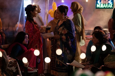 Iman Vellani, Anjali Bhimani, Sophia Mahmud - Ms. Marvel - Zamilovaná - Z filmu