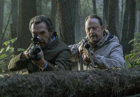 Ginés García Millán, Jean Reno - Ki ölte meg Sarát? - Üdv a Medusza Központban - Filmfotók