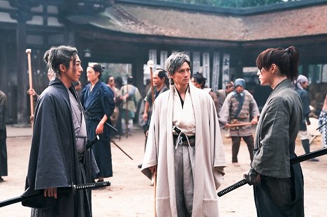 Issei Takahaši, Masanobu Andó, Takeru Sató - Potulný samuraj Kenšin: Počátek - Z filmu