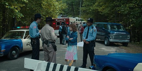 John Reynolds, Natalia Dyer, Jeff Sprauve - Stranger Things - Harmadik fejezet: A szörny és a szuperhős - Filmfotók