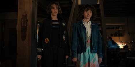 Maya Hawke, Natalia Dyer