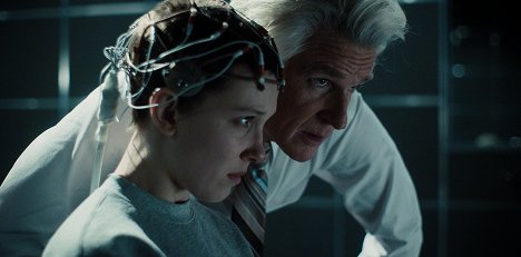 Millie Bobby Brown, Matthew Modine - Stranger Things - Chapter Five: The Nina Project - Photos