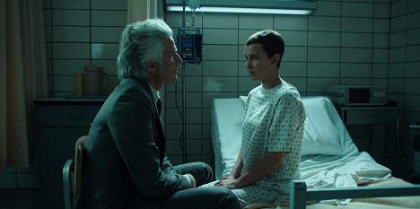 Matthew Modine, Millie Bobby Brown - Stranger Things - Chapter Seven: The Massacre at Hawkins Lab - Photos