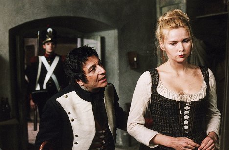 Christian Clavier, Veronica Ferres - Los miserables - Episode 2 - De la película