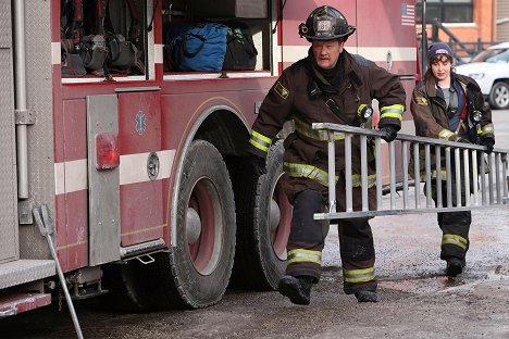 Christian Stolte - Chicago Fire - The Missing Piece - Van film