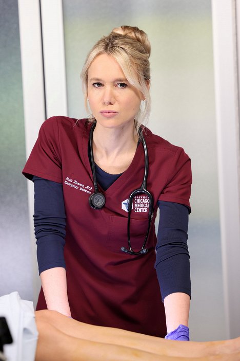 Kristen Hager - Chicago Med - Schlussakkord - Filmfotos