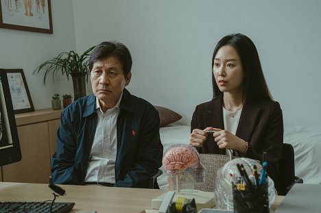 Seong-gi Ahn, Hyeon-jin Seo - Cassiopeia - Filmfotos