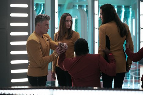 Anson Mount, Melanie Scrofano, Rebecca Romijn - Star Trek: Strange New Worlds - Die Kunst der Gnade - Filmfotos