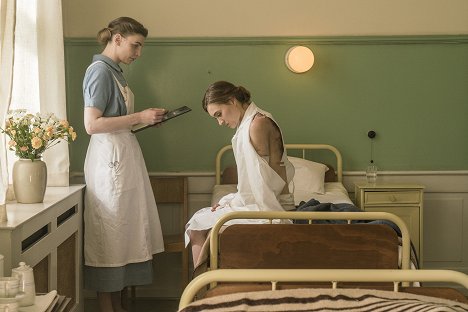 Molly Blixt Egelind, Julie Christiansen - New Nurses - Brandopfer - Filmfotos