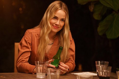 Rebecca Rittenhouse - Maggie - Things Begin Where They End - Film