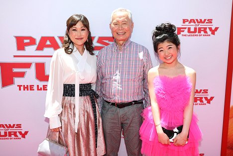 "Paws of Fury" Family Day at the Paramount Pictures Studios Lot on July 10, 2022 in Los Angeles, California. - Cathy Shim, George Takei, Kylie Kuioka - Jak zostałem samurajem - Z imprez
