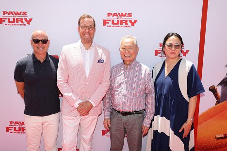 "Paws of Fury" Family Day at the Paramount Pictures Studios Lot on July 10, 2022 in Los Angeles, California. - Brian Robbins, Rob Minkoff, George Takei, Ramsey Ann Naito - Vimmaiset tassut - Tapahtumista