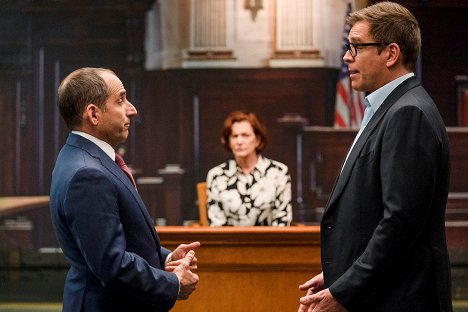 Peter Jacobson, Michael Weatherly - Bull - With These Hands - Van film