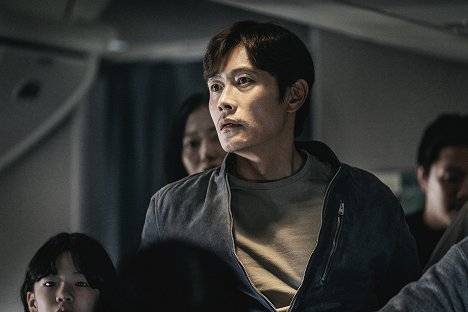 Byeong-heon Lee - Declaración de emergencia - De la película