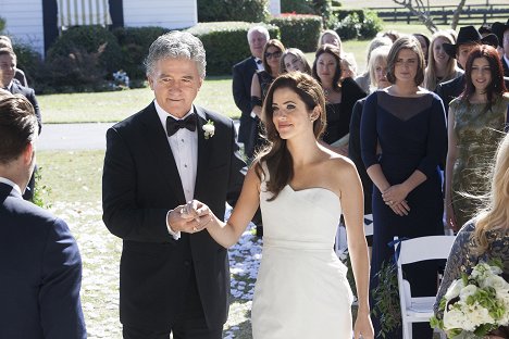 Patrick Duffy, Julie Gonzalo - Dallas - Lifting the Veil - Z filmu