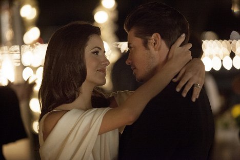 Julie Gonzalo, Josh Henderson - Dallas - Lifting the Veil - Z filmu