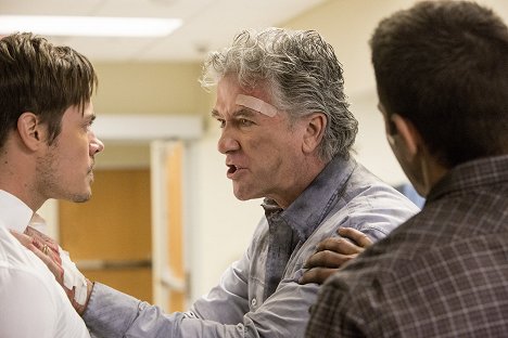 Josh Henderson, Patrick Duffy - Dallas - Denial, Anger, Acceptance - Van film