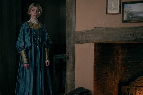 Clémence Poésy - The Essex Serpent - Everything Is Blue - Photos