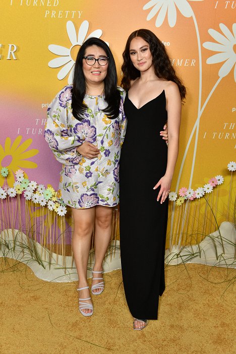 New York City premiere of the Prime Video series "The Summer I Turned Pretty" on June 14, 2022 in New York City - Jenny Han, Lola Tung - The Summer I Turned Pretty - Season 1 - Tapahtumista