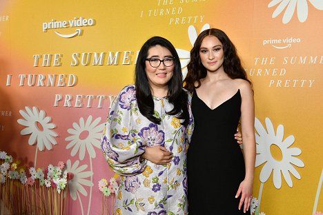 New York City premiere of the Prime Video series "The Summer I Turned Pretty" on June 14, 2022 in New York City - Jenny Han, Lola Tung - Léto, kdy jsem zkrásněla - Série 1 - Z akcí