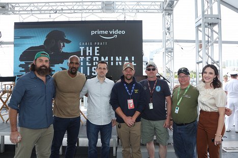 The Cast of Prime Video's "The Terminal List" attend LA Fleet Week at The Port of Los Angeles on May 27, 2022 in San Pedro, California - Kenny Sheard, LaMonica Garrett, Tyner Rushing - The Terminal List - De eventos