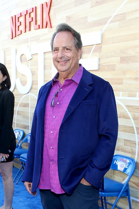 Netflix World Premiere of "Hustle" at Baltaire on June 01, 2022 in Los Angeles, California - Jon Lovitz - Mindent egy lapra - Rendezvények