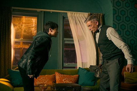 Elliot Page, Callum Keith Rennie - The Umbrella Academy - Kugelblitz - Z filmu