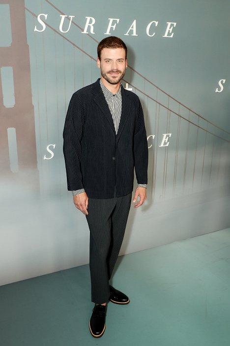 Global series premiere screening of the Apple TV+ psychological thriller "Surface" at The Morgan Library & Museum, New York City - François Arnaud - The Girl in the Water - Veranstaltungen