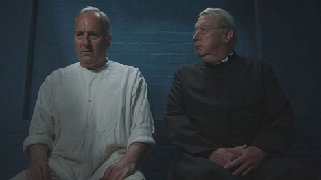 Michael Maloney, Mark Williams - Father Brown - The Children of Kalon - Van film