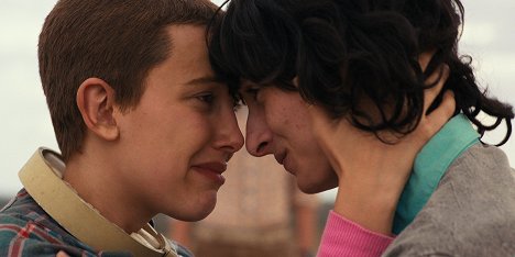 Millie Bobby Brown, Finn Wolfhard - Stranger Things - Chapter Eight: Papa - Photos
