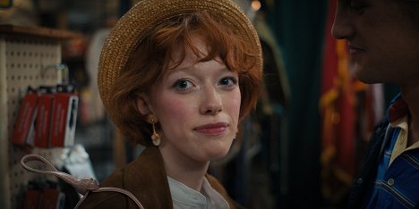 Amybeth McNulty - Stranger Things - Chapter Eight: Papa - Photos