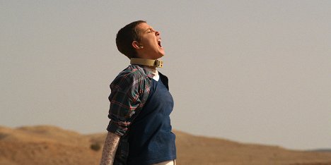 Millie Bobby Brown - Stranger Things - Chapter Eight: Papa - Photos