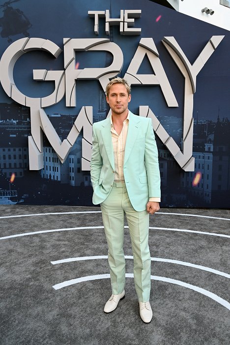 Netflix's "The Gray Man" Los Angeles Premiere at TCL Chinese Theatre on July 13, 2022 in Hollywood, California - Ryan Gosling - The Gray Man - Z akcií