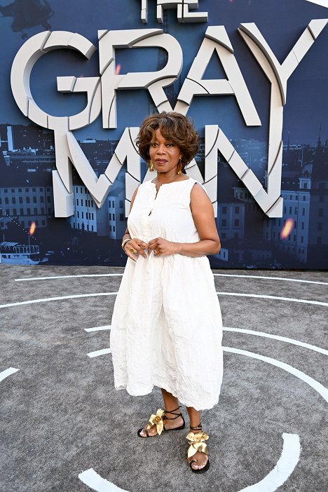 Netflix's "The Gray Man" Los Angeles Premiere at TCL Chinese Theatre on July 13, 2022 in Hollywood, California - Alfre Woodard - The Gray Man - Z akcí