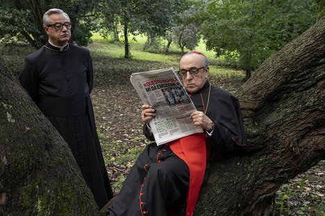 Antonio Petrocelli, Silvio Orlando - The New Pope - Episode 3 - Filmfotos