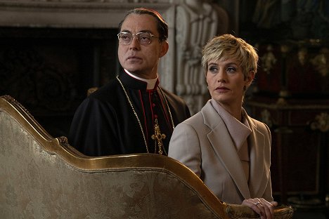 Maurizio Lombardi, Cécile de France - The New Pope - Episode 3 - Filmfotos