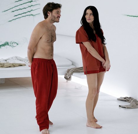 Emile Hirsch, Ashley Greene - The Immaculate Room - Z filmu