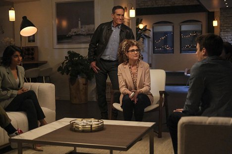 Kausar Mohammed, John Wesley Shipp, Michelle Harrison - The Flash - Negative, Part Two - Photos