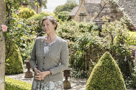 Pippa Haywood - Father Brown - Die Bienenkönigin - Werbefoto