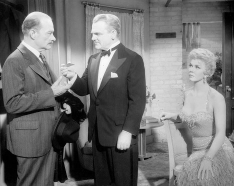 Robert Keith, James Cagney, Doris Day - Tyrannische Liebe - Filmfotos