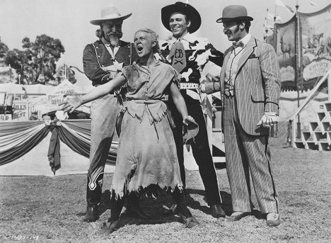 Louis Calhern, Betty Hutton, Howard Keel, Keenan Wynn - La reina del oeste - De la película