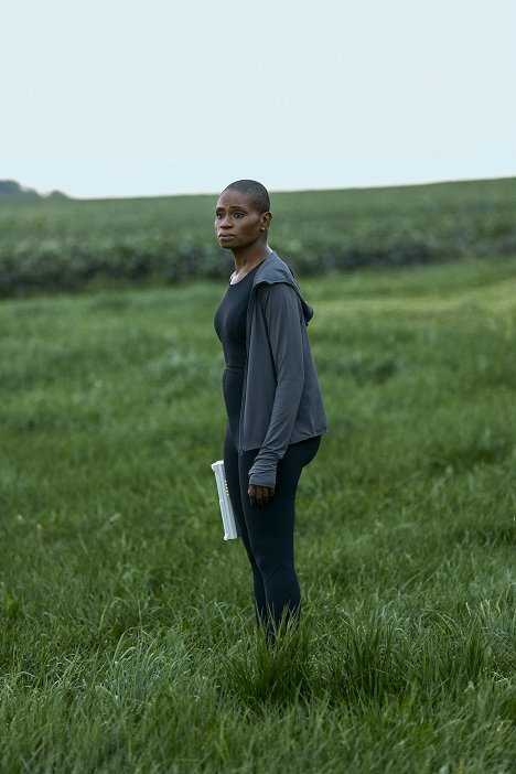 Adina Porter - Paper Girls - It Was Never About the Corn - Filmfotos