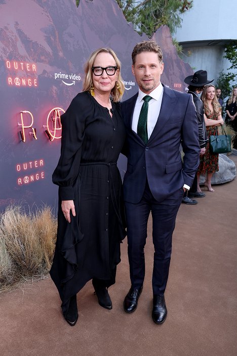 Prime Video Red Carpet Premiere For New Western Series "Outer Range" at Harmony Gold on April 07, 2022 in Los Angeles, California - Robin Sweet, Matt Lauria - Za hranicí - Z akcií