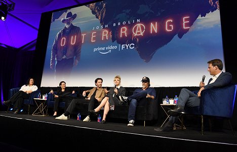 The Prime Experience: "Outer Range" on May 15, 2022 in Beverly Hills, California - Tamara Podemski, Lili Taylor, Tom Pelphrey, Imogen Poots, Josh Brolin - Outer Range - Événements