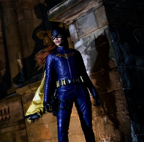 Leslie Grace - Batgirl - Werbefoto