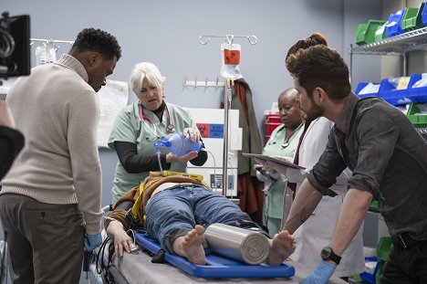Malcolm-Jamal Warner, Denitra Isler, Matt Czuchry - Atlanta Medical - Hell in a Handbasket - Dreharbeiten