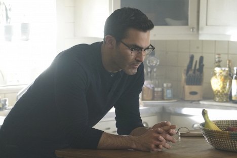 Tyler Hoechlin - Superman and Lois - Truth and Consequences - Film